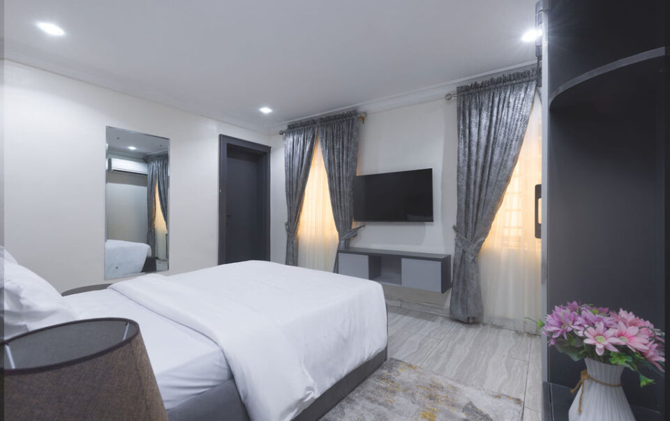 Capital Apartments by Grand Bezer Nigeria Limited Deluxe Room (5)